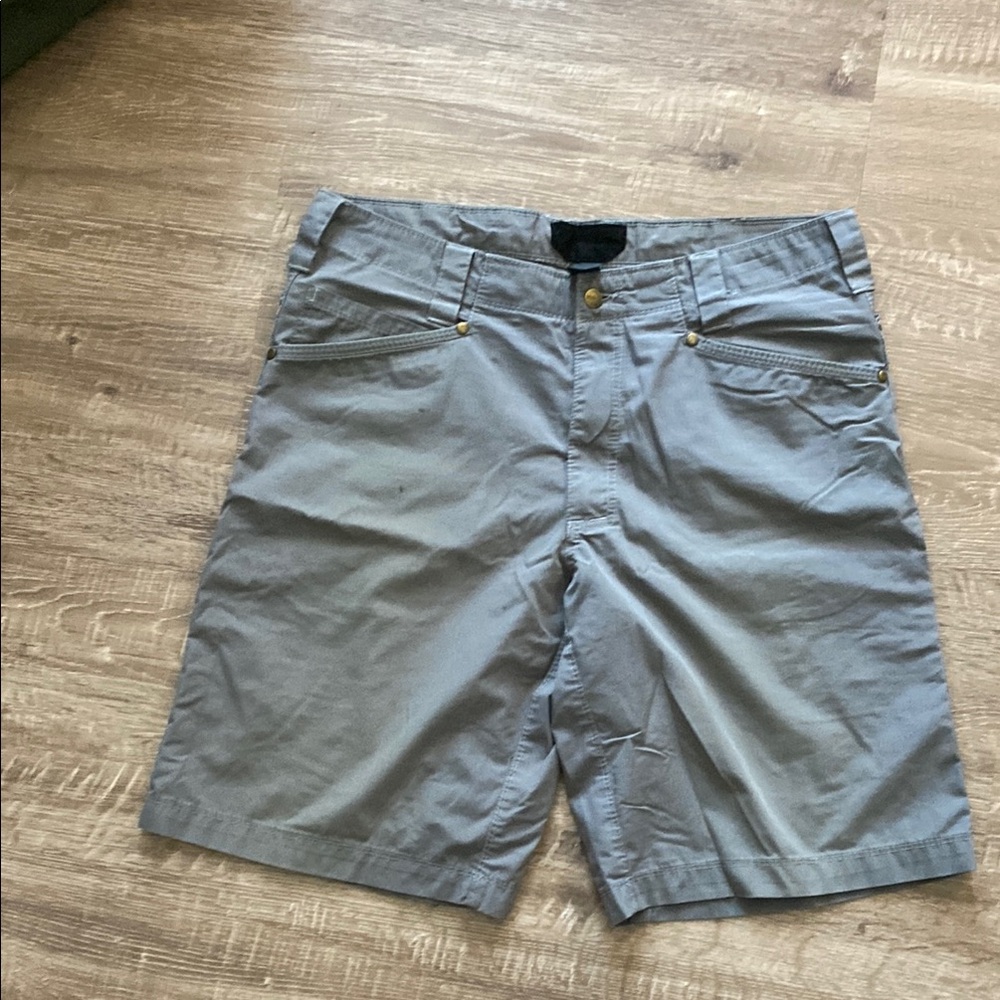Mens VERTEX 34reg cargo lightweight shorts light gray